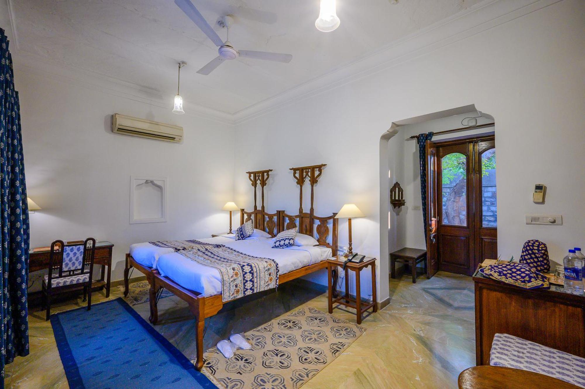 Hotel Neemrana'S - Deo Bagh Gwalior Exterior foto